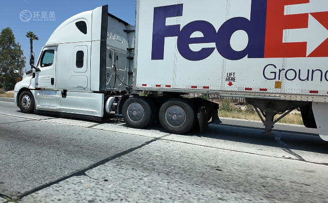 USPS vs FedEx vs UPS：美国尾程运费哪家更划算？